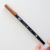 De Tombow ABT Dual Brush Pen 977 Saddle Brown